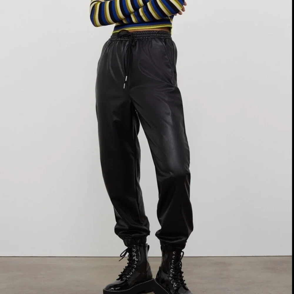 H&M Divided high rise elastic waist faux leather black jogger draw string size 8